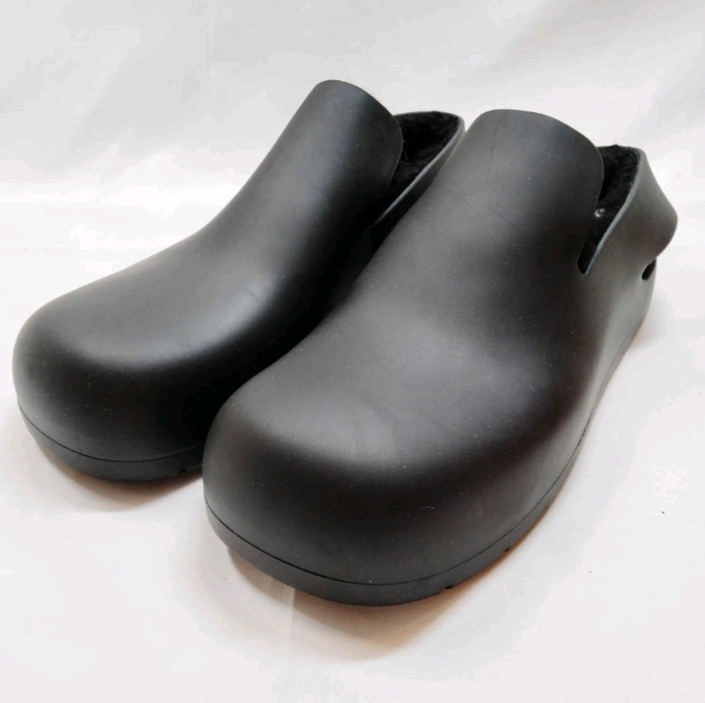 Bottega Veneta Men's Black Rubber Flat Shoes